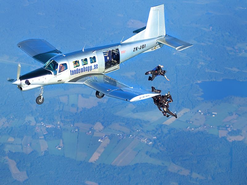 P-750 XSTOL Skydiving