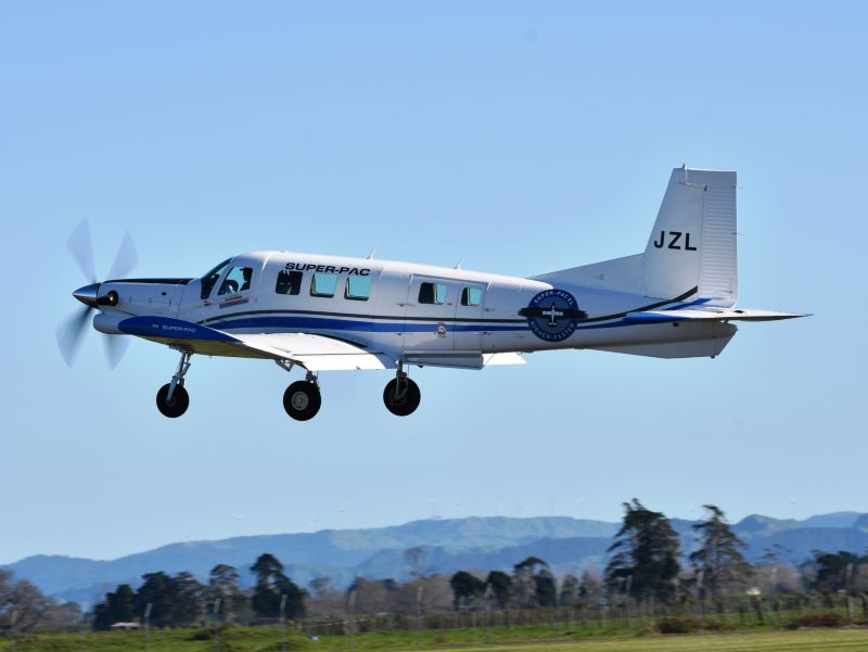 3-Blade Propeller, with exhaust stack covers & bungs